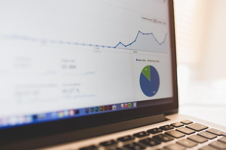 Shortform Outshines 15-Minute Summaries With Interactive, In-Depth Book Guides